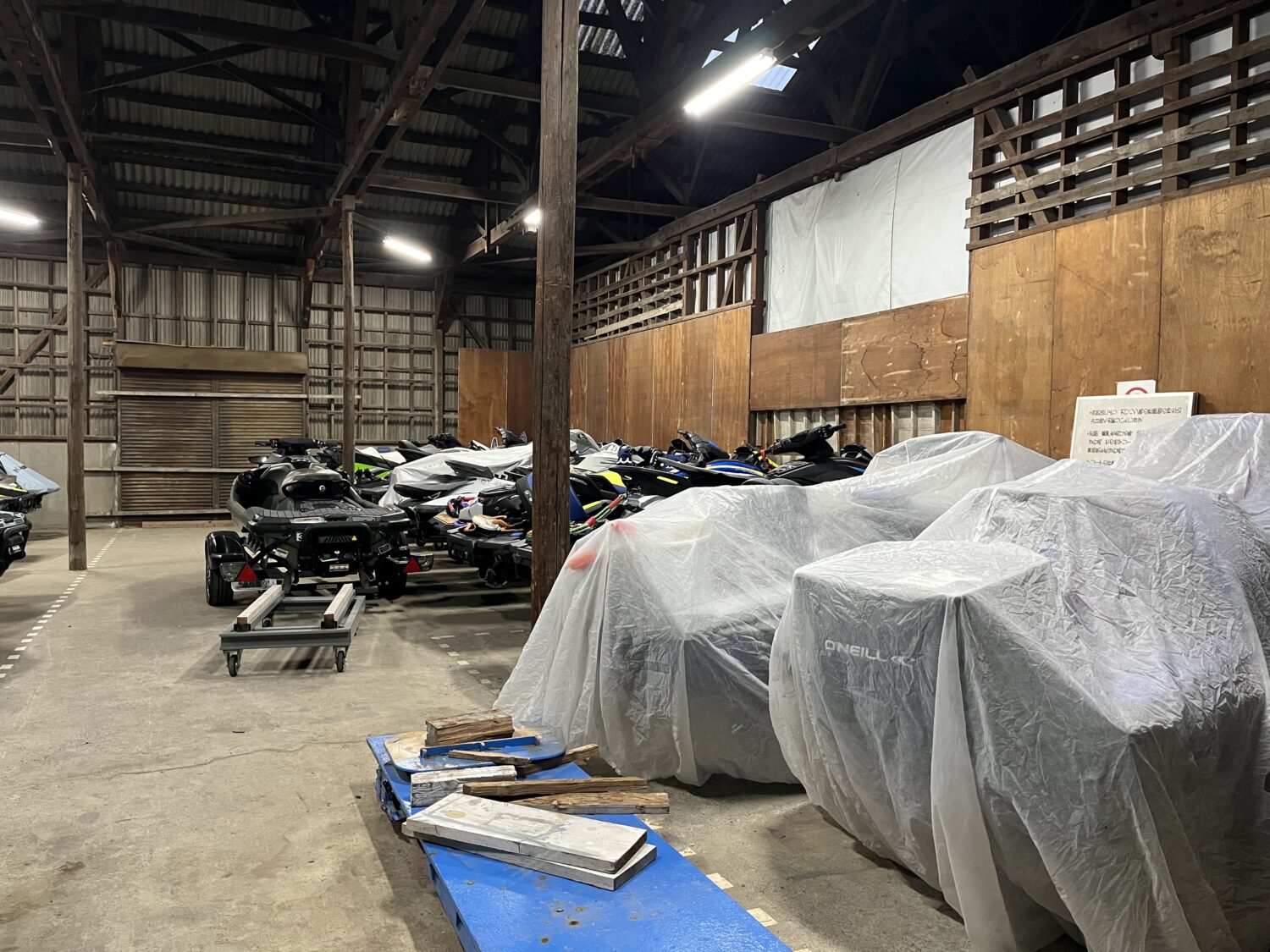 BAY MARINAで水上バイクを保管している写真
